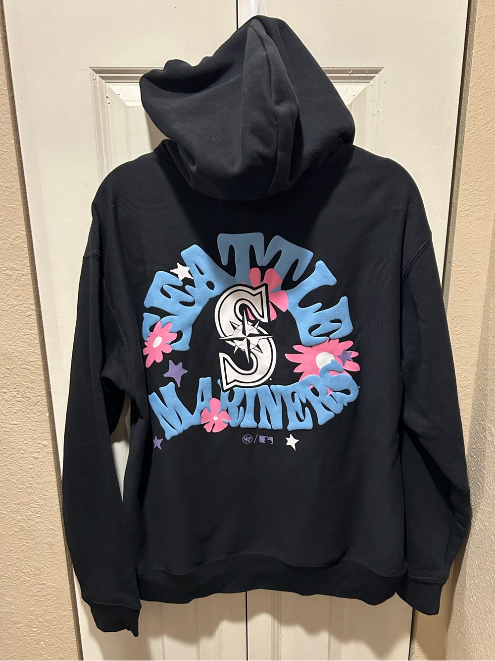 Seattle Mariners 47 Hooded Graphic Sweatshirt , size Small , like new